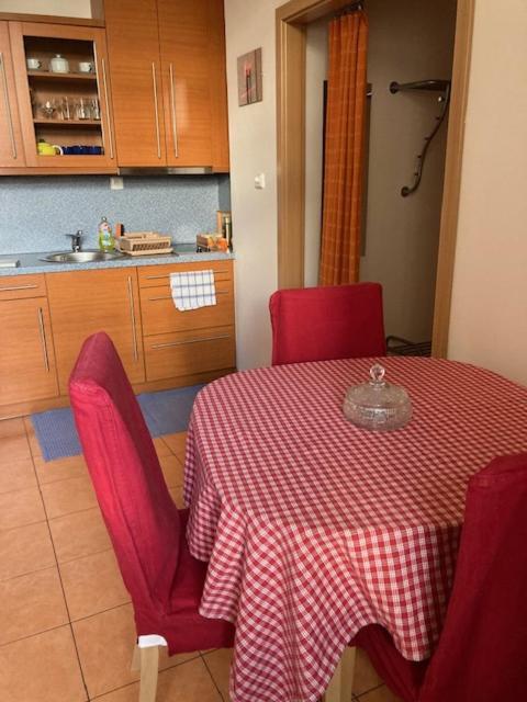 Aparthotel City 5 Прага Экстерьер фото
