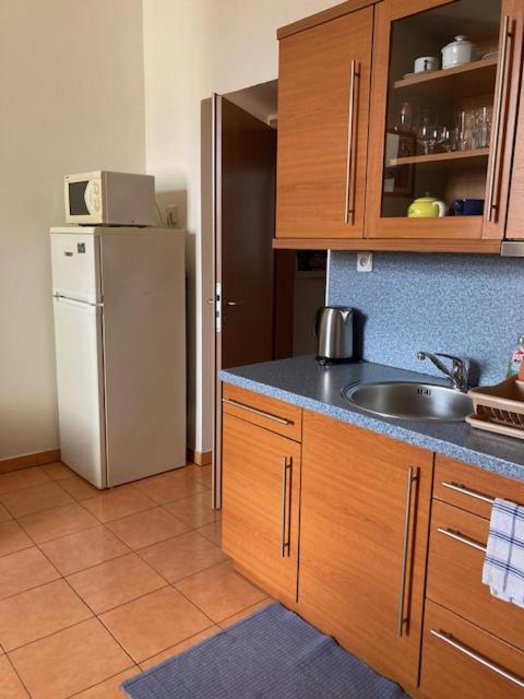 Aparthotel City 5 Прага Экстерьер фото
