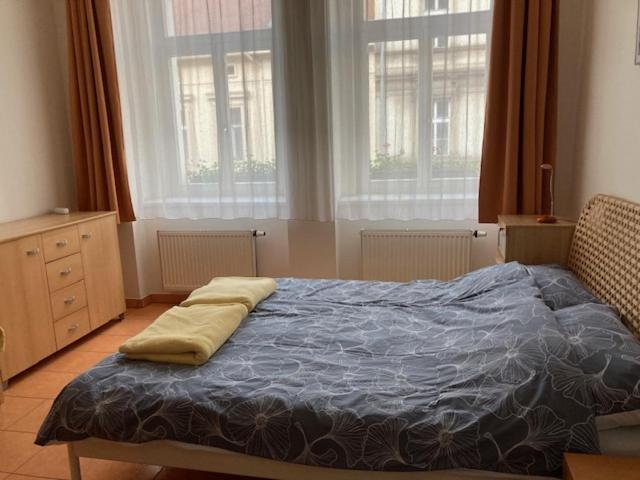 Aparthotel City 5 Прага Экстерьер фото